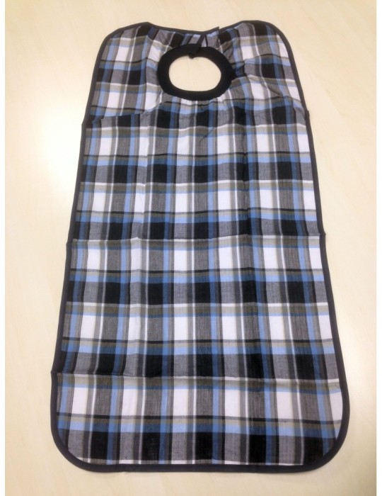 Babero con cierre de botón